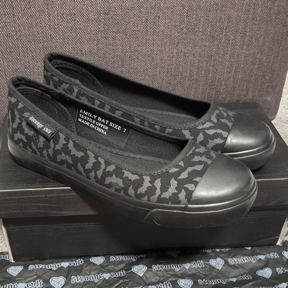 Strangecvlt Emily Bat Blackout Size 7 NIB